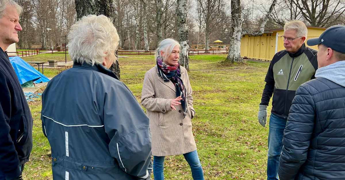 Karolina Wallström besöker campingen i Karlslund