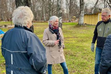 Karolina Wallström besöker campingen i Karlslund